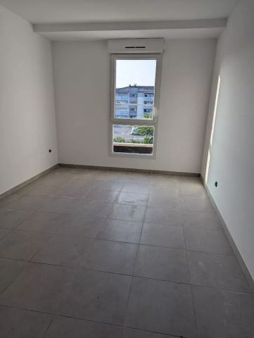 Appartement Marignane 3 pièce(s) 74.10 m2 - Photo 2