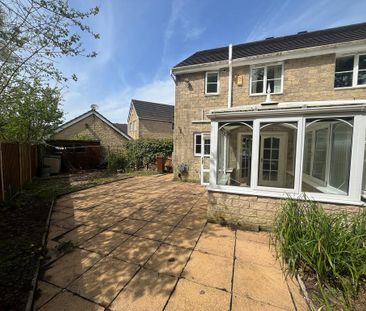 3 bedroom semi-detached house to rent - Photo 1