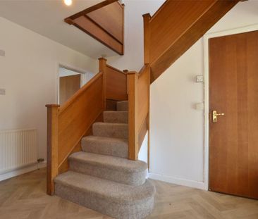 4 bedroom detached house to rent - Photo 3
