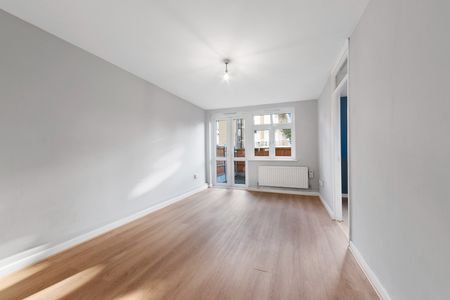 2 Bed Flat, East Ferry Road, E14 - Photo 2