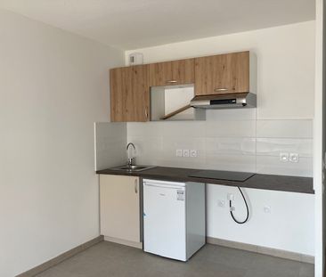 Location Appartement 2 pièces 43m² - Photo 2