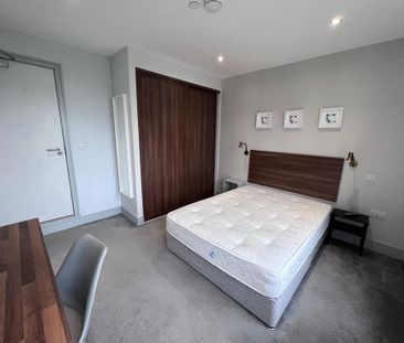3 bedroom flat to rent - Photo 4