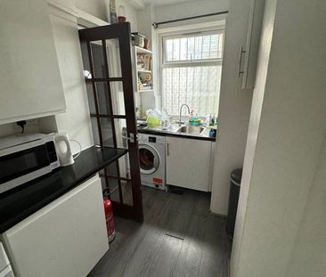 Room in a Shared Flat, Tower Bridge Road, SE1 - Photo 1