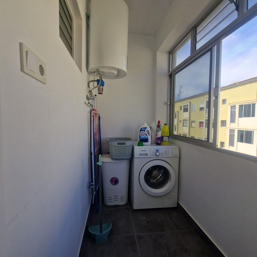 Alquiler de Piso Recién Reformado en Santa Cruz – A Estrenar – 0067-04311 - Foto 1