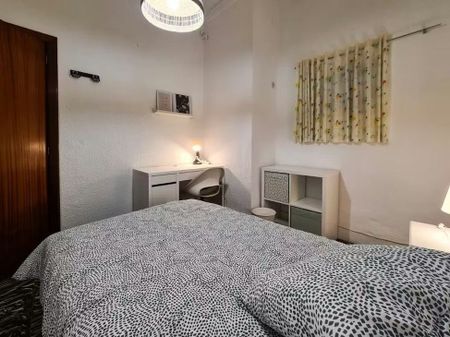 Calle de Castellón, Valencia, Valencian Community 46004 - Photo 5