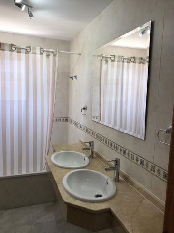 Piso de alquiler en Calle San Miguel, Castillo Sohail - Myramar - Photo 2