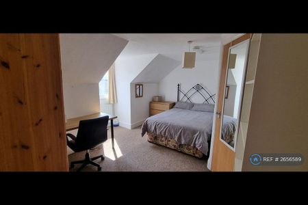 4 bedroom terraced house to rent - Photo 5