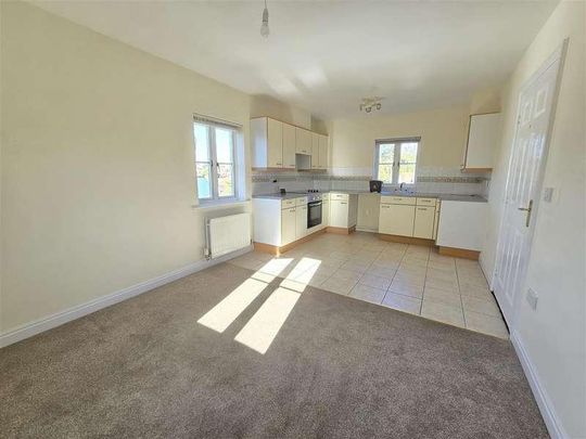 Tff Field Close, Sturminster Newton, DT10 - Photo 1