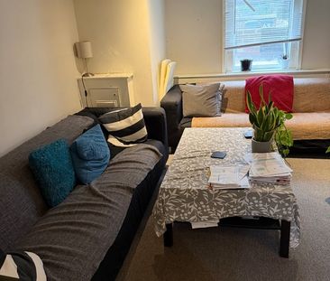 Room in a Shared House, Beechwood View, LS4 - Photo 1
