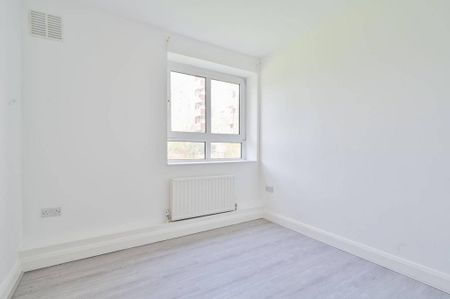 3 bedroom flat to rent - Photo 3
