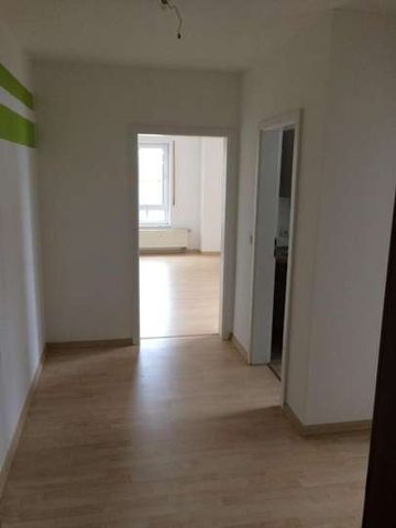 Gemütliche 2 Raum Wohnung mit Einbauküche und Stellplatz Tiefgarage inclusive in der Nähe des Sta... - Photo 2