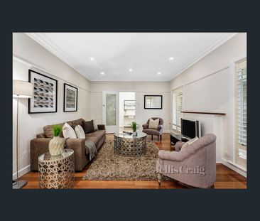 Endearing character in enviable family setting - Photo 1