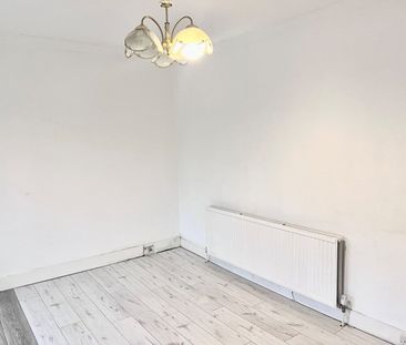 Room in a Shared Flat, Portland Road, SE25 - Photo 1