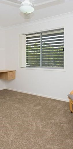 FOR RENT - MODERN 3-BEDROOM TOWNHOUSE - Photo 1