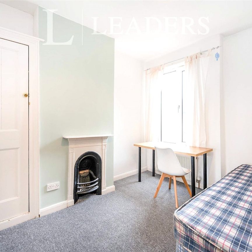 4 bedroom house to rent Jubilee Road, Southsea, PO4 - Photo 1