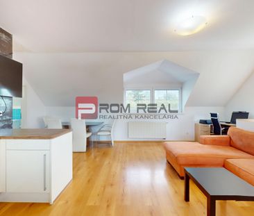3D OBHLIADKA - Veľký 2-izbový podkrovný byt s rozlohou 62 m2 + tera... - Photo 1