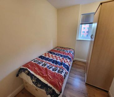 Loxford Street, Hulme, Manchester, M15 - Photo 5