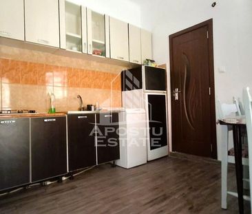 Apartament cu 2 camere, 75 mp utili, la curte comuna - Fotografie 6