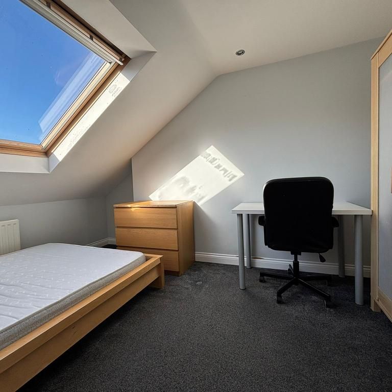 4 bedroom maisonette to rent - Photo 1