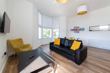 2 bed apartment to rent in Osborne Terrace, Jesmond, NE2 - Photo 2