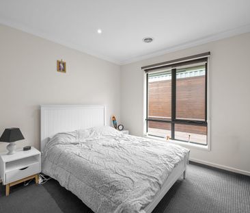 Large Family Home in Berwick - Photo 5