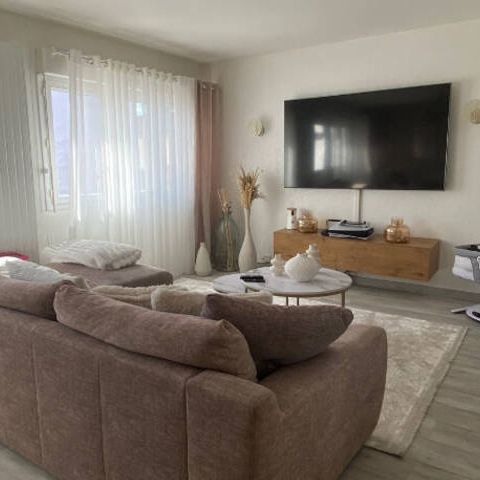 Appartement F3 avec cuisine équipée - Proche centre-ville et autoroute - Photo 1