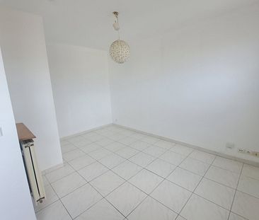 Appartement 1 pièces 22m2 MARSEILLE 6EME 477 euros - Photo 2