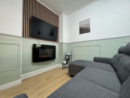 Plaza Villafranca de los Barros, Madrid, Community of Madrid 28034 - Photo 4