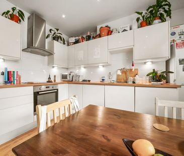2 Bed Flat, Avenue Mews, N10 - Photo 2