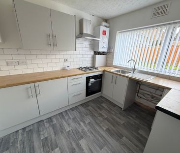 Elizabeth Avenue, Goldthorn, Wolverhampton - Photo 3