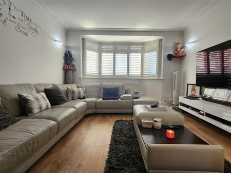 4 bedroom house to rent - Photo 2