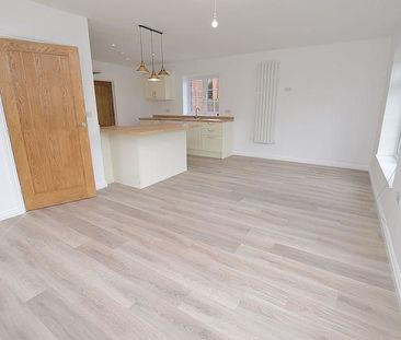 4 bedroom detached house to rent - Photo 5