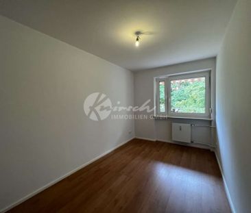 Toll renovierte 4-Zimmer-Wohnung mit Balkon und Stellplatz in Münch... - Photo 1