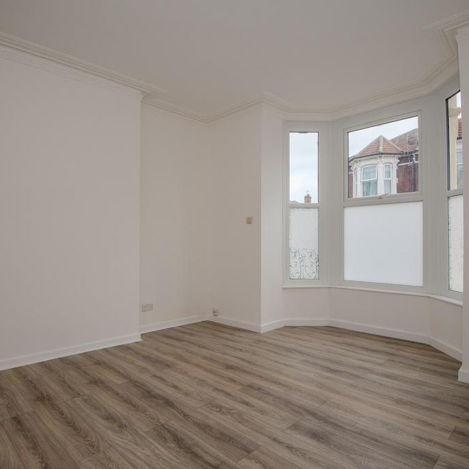 2 bedroom ground floor flat to rent - Photo 1