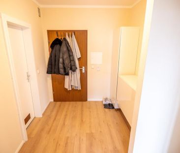 Helle 2-Zimmer-Wohnung mit Balkon - Hochheim am Main - Foto 1