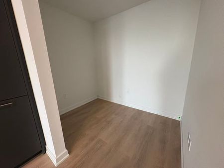 For Lease - 1 Fairview Road Unit# 519, Mississauga, Ontario - Photo 5