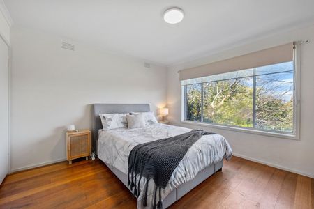 3 Bedroom Brick Veneer Home - 6 Month Lease - Photo 4