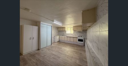 "Spacious 2bedroom unit, with bills included" - Photo 3