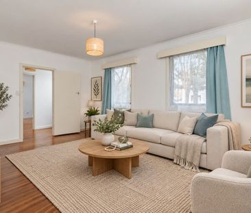 Comfortable Three-Bedroom Home in a Convenient Kew East Location - Photo 1