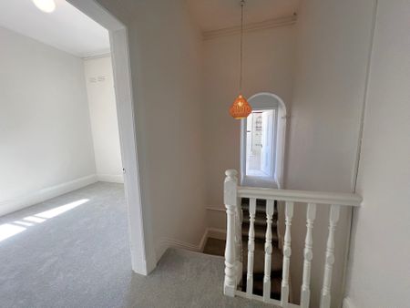 Beautiful House In The Perfect Location! - Photo 5