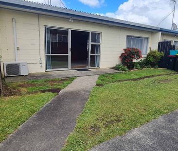 Two-bedroom unit available for rent in a prime location - Photo 4