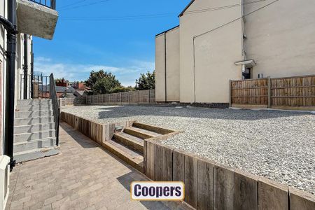 2 bedroom flat to rent - Photo 3