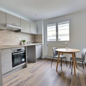 PROXIMITE FONTGIEVE-SAINT ALYRE-APPT T2 AVEC GARAGE ET CAVES - Photo 2