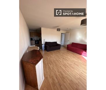 Bed for rent in 2-bedroom apartment in Dublin - Photo 3