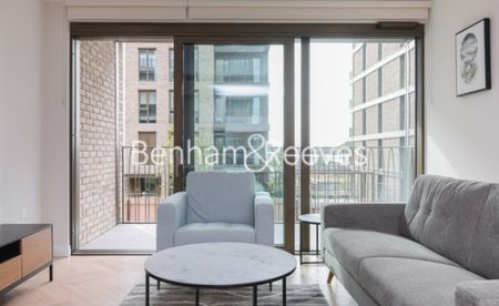 2 Bedroom flat to rent in Saxon House, Parkland Walk, SW6 - Photo 3