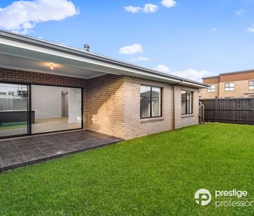 Large Impressive Single Level Home - Photo 6