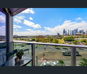 503/241 Harbour Esplanade., Docklands, Vic 3008 - Photo 5
