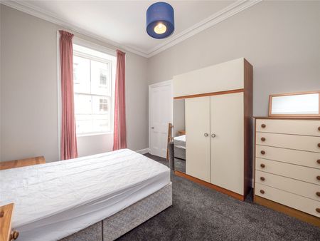 4 bedroom apartment to rent - Photo 2