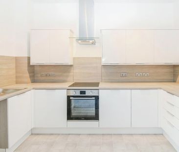 Johnson Court, Rochford - Photo 4