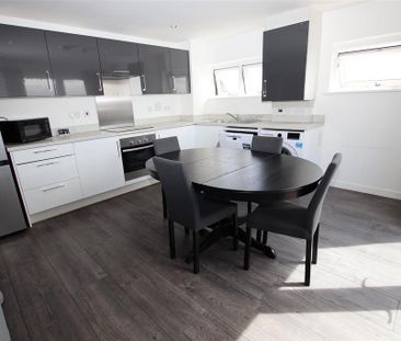 1 bedroom penthouse to rent - Photo 4